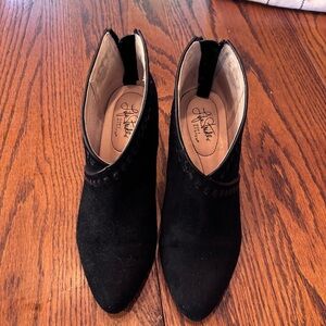 Life Stride Giada Black Ankle Booties